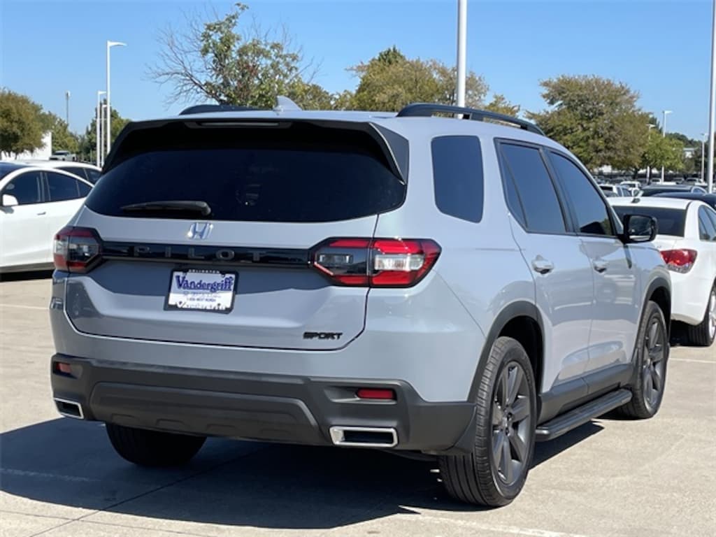 Certified 2025 Honda Pilot Sport SUV