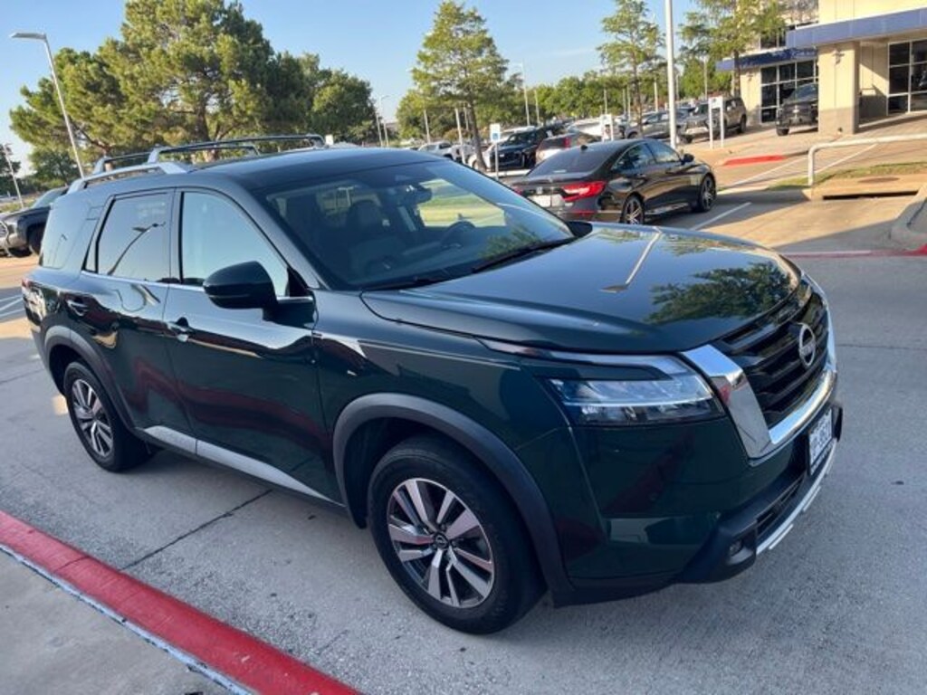 Used 2023 Nissan Pathfinder SL SUV
