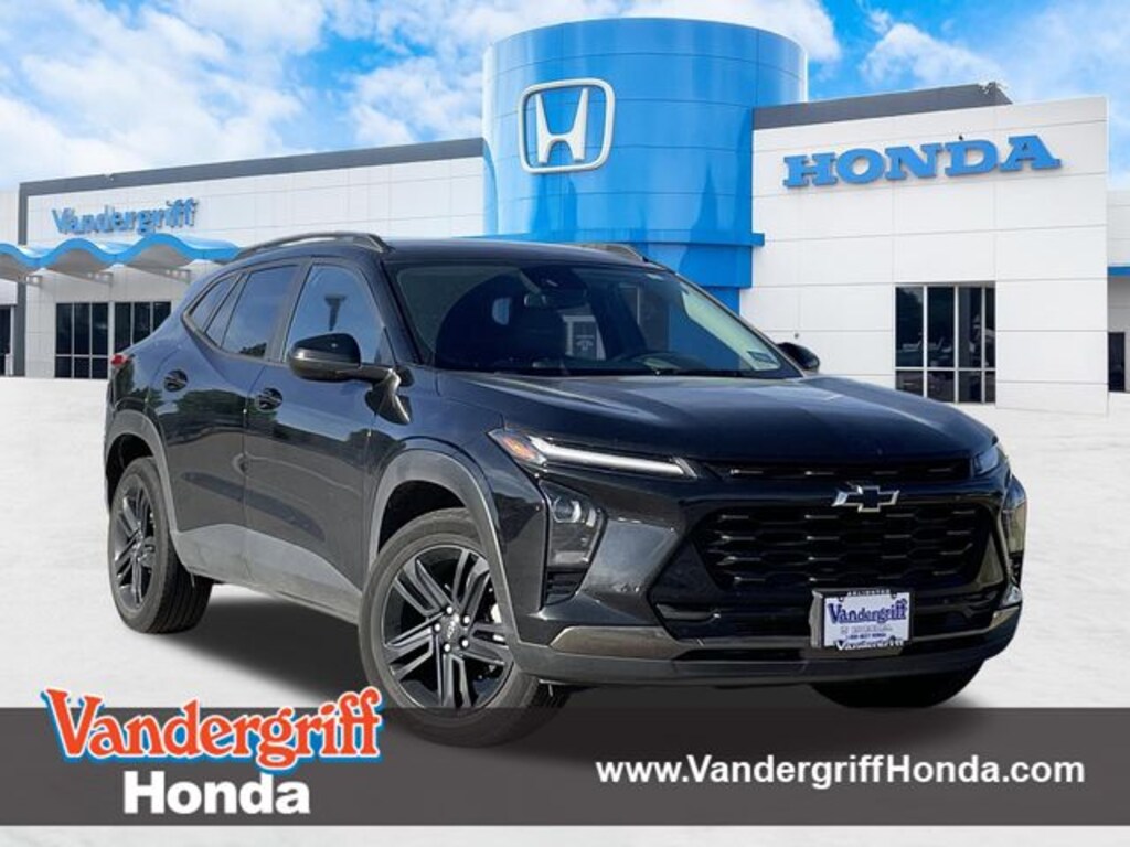 Used 2025 Chevrolet Trax Activ SUV