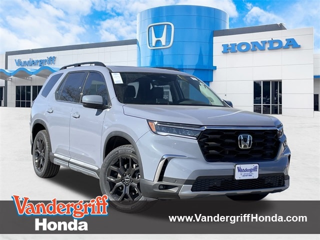 2025 Honda Pilot Touring's photo
