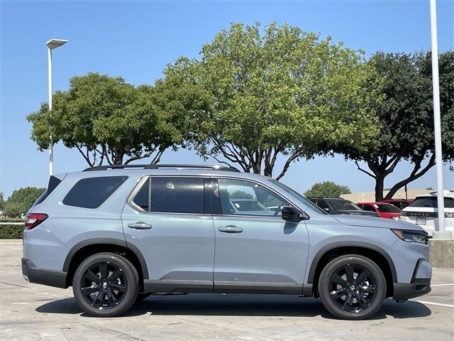 2025 Honda Pilot Black Edition photo 3