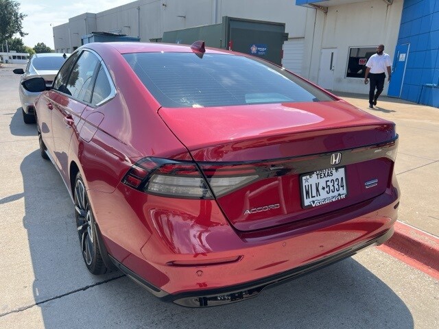 2024 Honda Accord Hybrid Touring photo 2