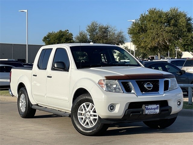 2016 Nissan Frontier SV photo 2