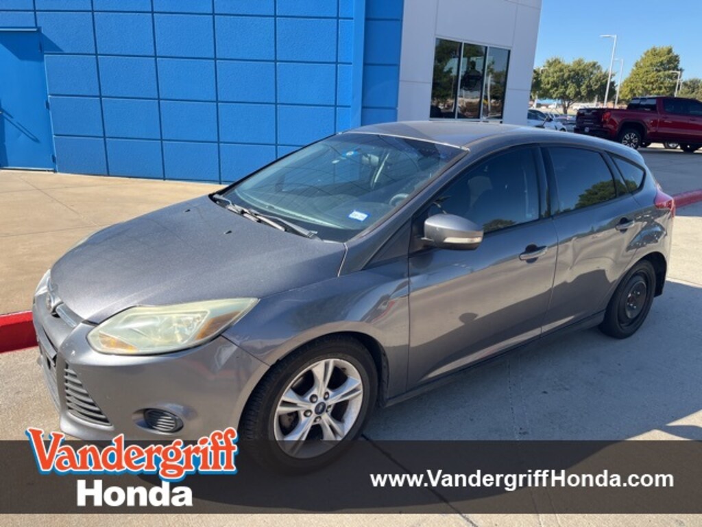 Used 2014 Ford Focus SE Hatchback