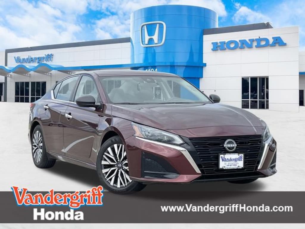 Used 2024 Nissan Altima 2.5 SV Sedan