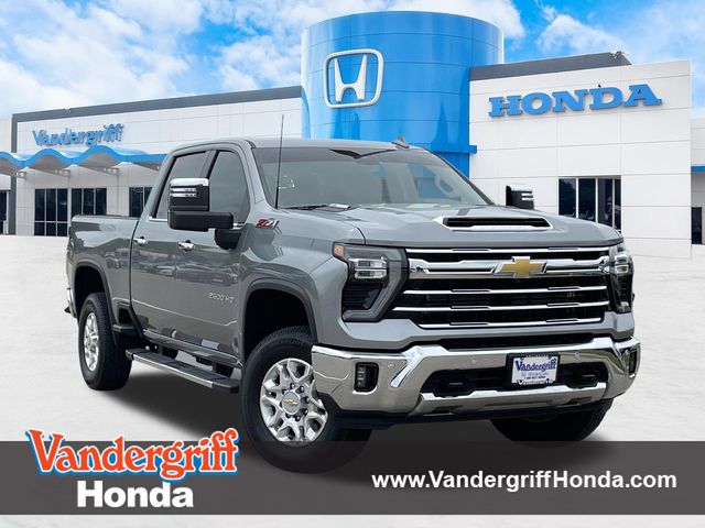 2025 Chevrolet Silverado HD LTZ 4WD Crew Cab Standard Box's photo
