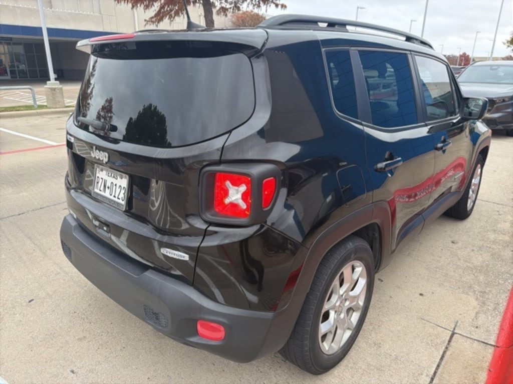 Used 2018 Jeep Renegade Latitude SUV