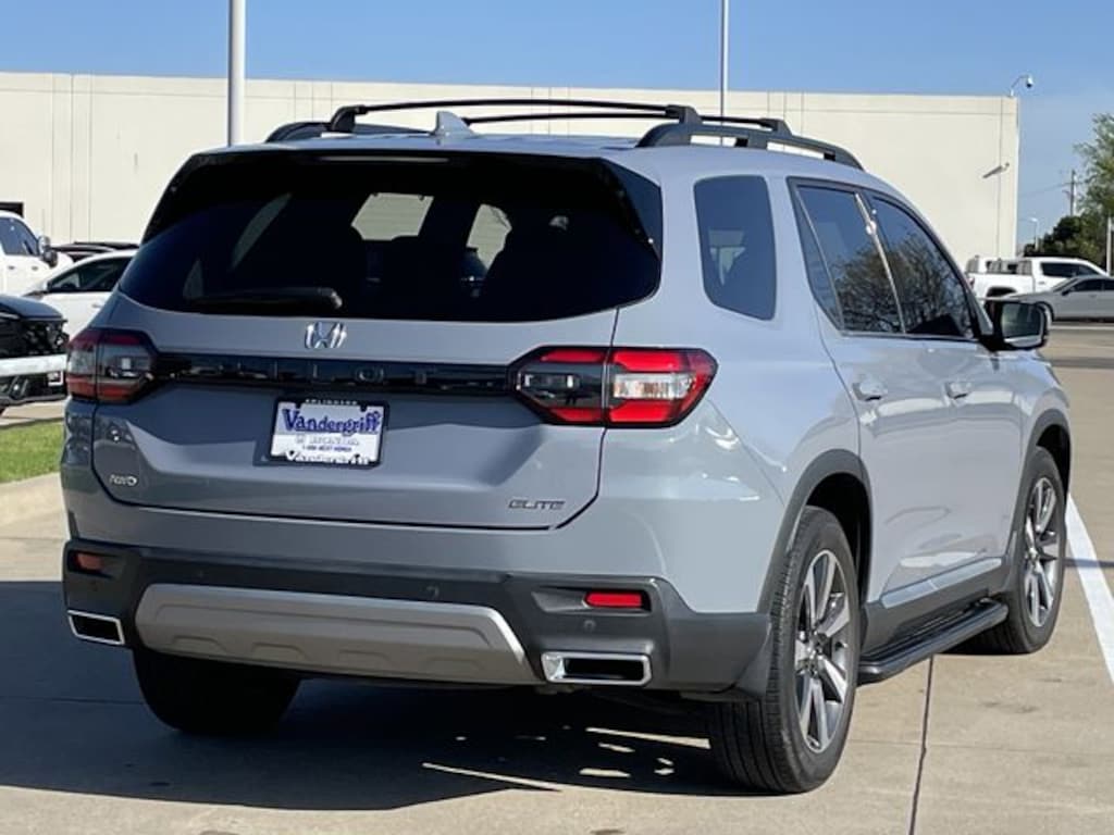 Used 2023 Honda Pilot Elite SUV