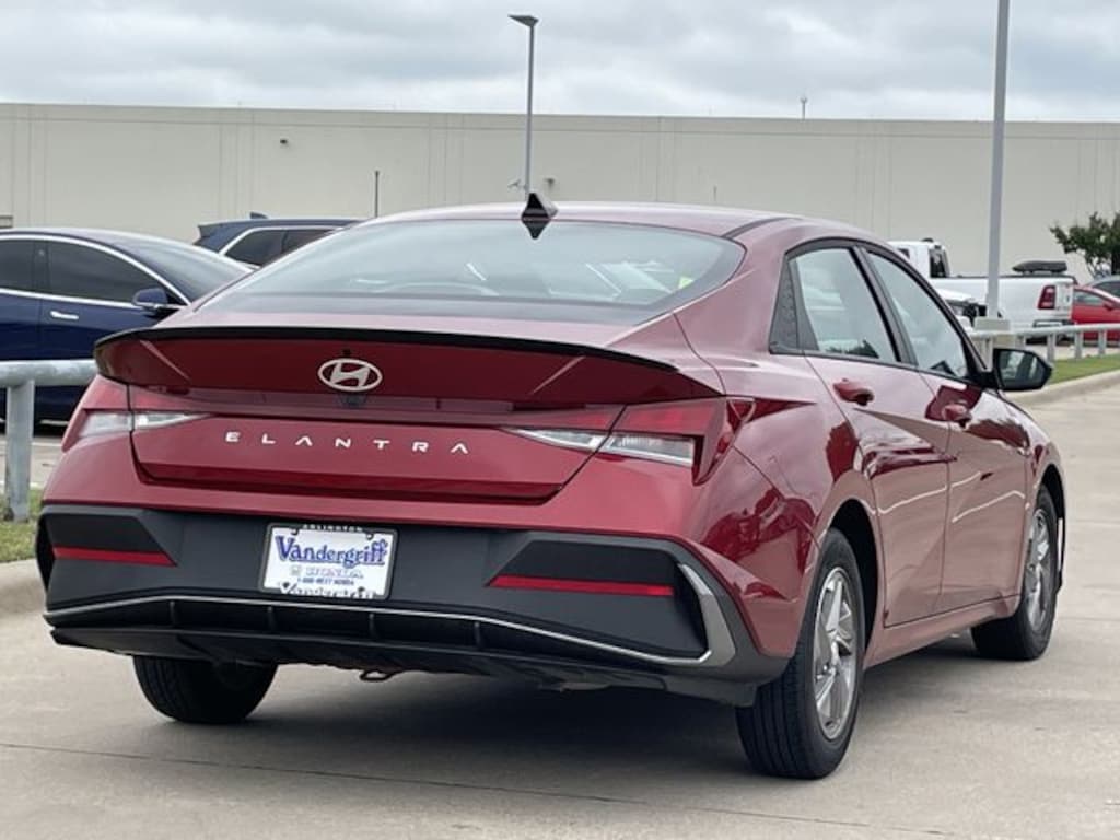 Used 2026 Hyundai Elantra SEL Sport Sedan