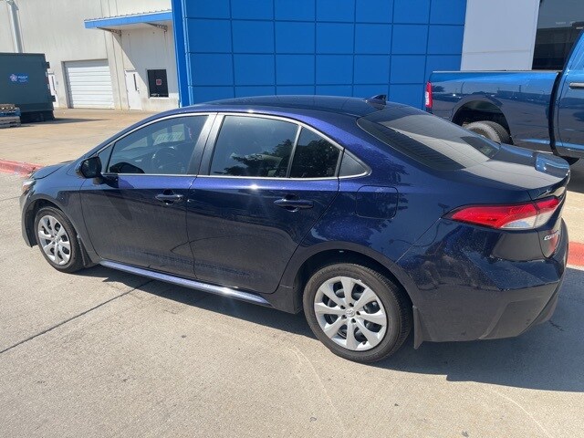 2025 Toyota Corolla Hybrid LE photo 2