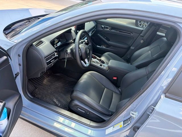2025 Honda Civic Hatchback Sport Touring - Photo 13