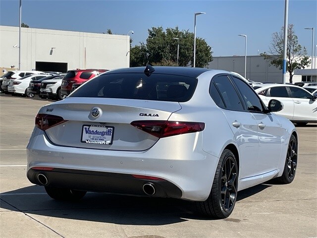 2021 Alfa Romeo Giulia Ti photo 4