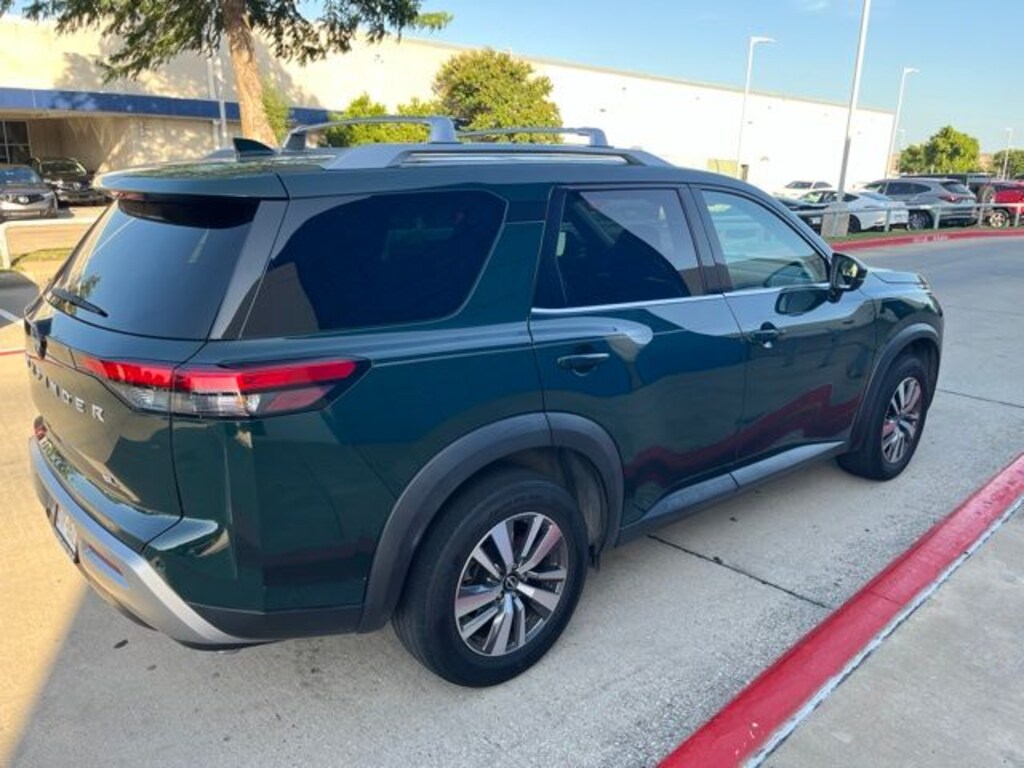 Used 2023 Nissan Pathfinder SL SUV
