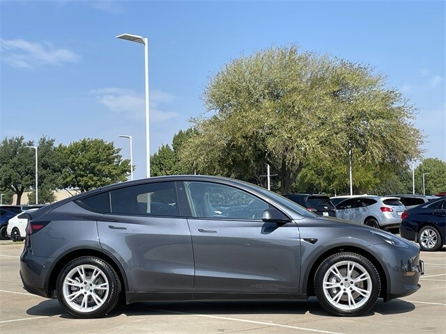 2022 Tesla Model Y Long Range photo 3