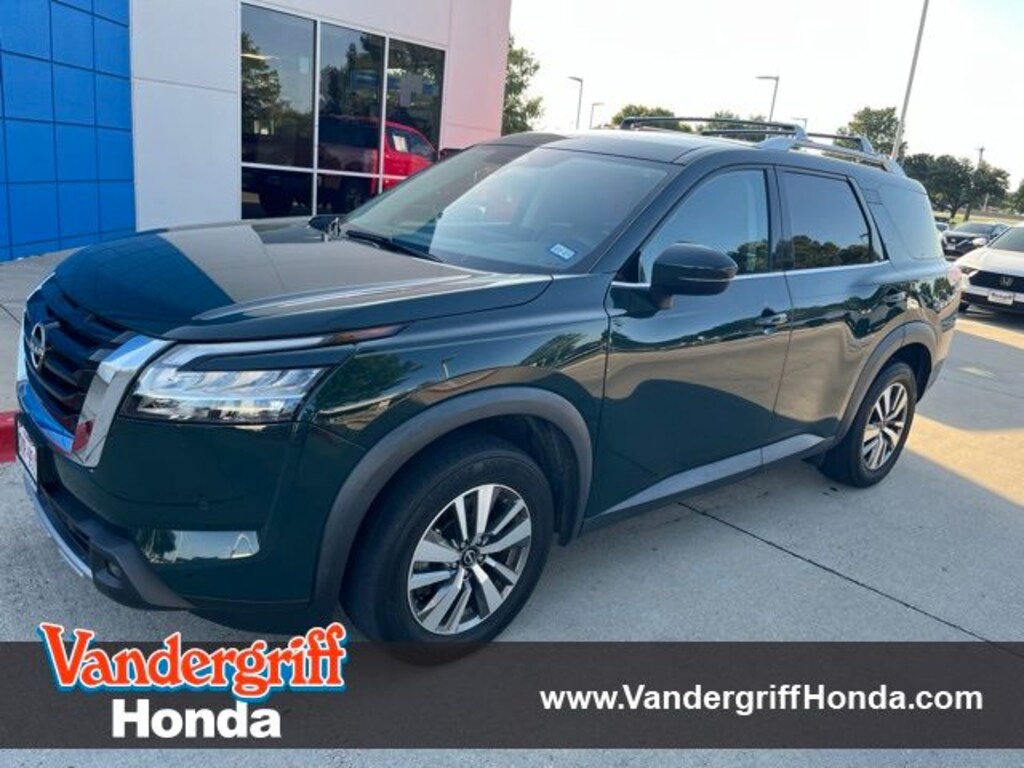 Used 2023 Nissan Pathfinder SL SUV