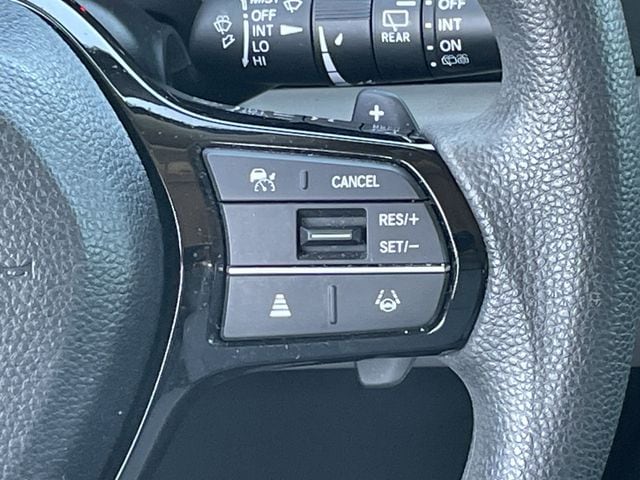 2023 Honda Pilot LX - Photo 13