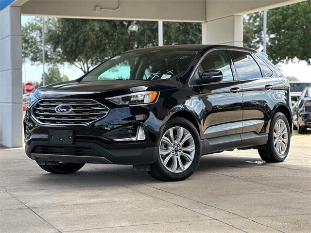 2024 Ford Edge Titanium photo 2