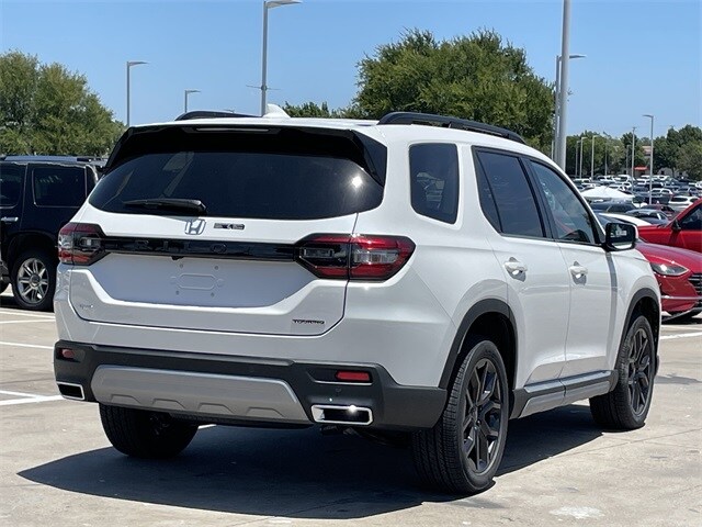 2025 Honda Pilot Touring photo 4