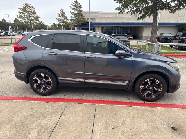 2017 Honda CR-V Touring photo 4