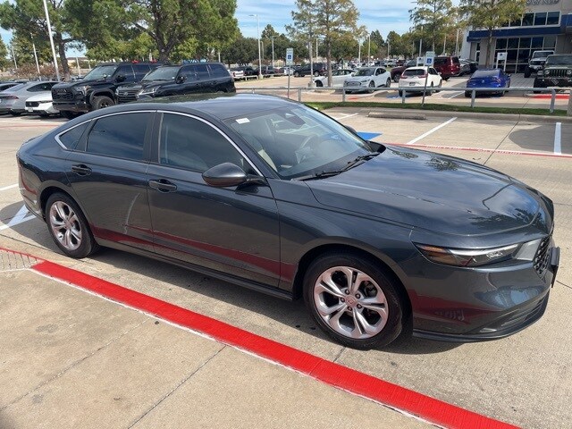 2023 Honda Accord LX photo 4