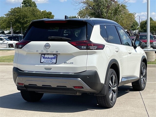 2022 Nissan Rogue SL photo 2