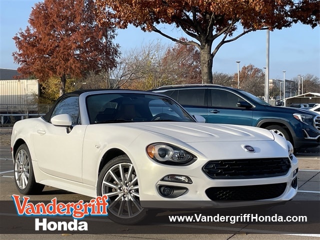 2017 FIAT 124 Spider Lusso's photo