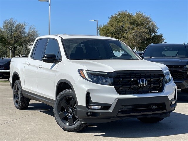 2026 Honda Ridgeline Black Edition photo 2