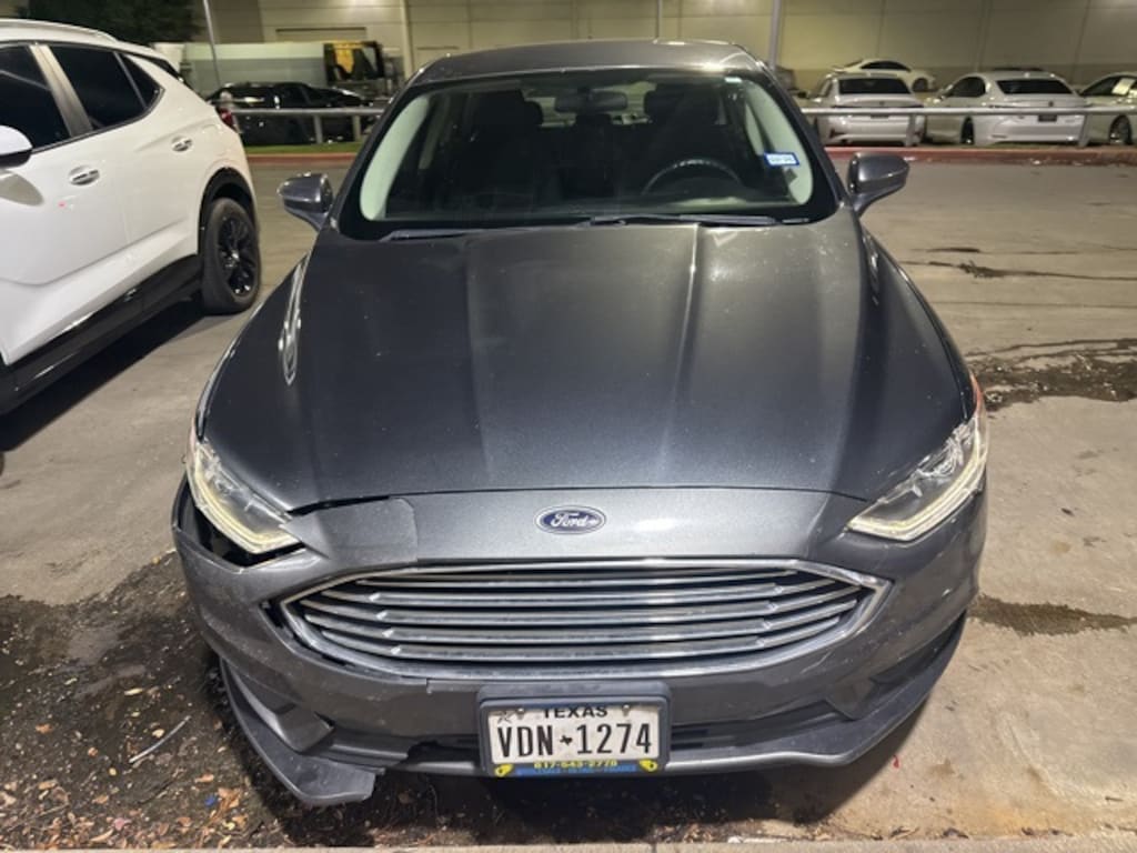Used 2017 Ford Fusion SE Sedan