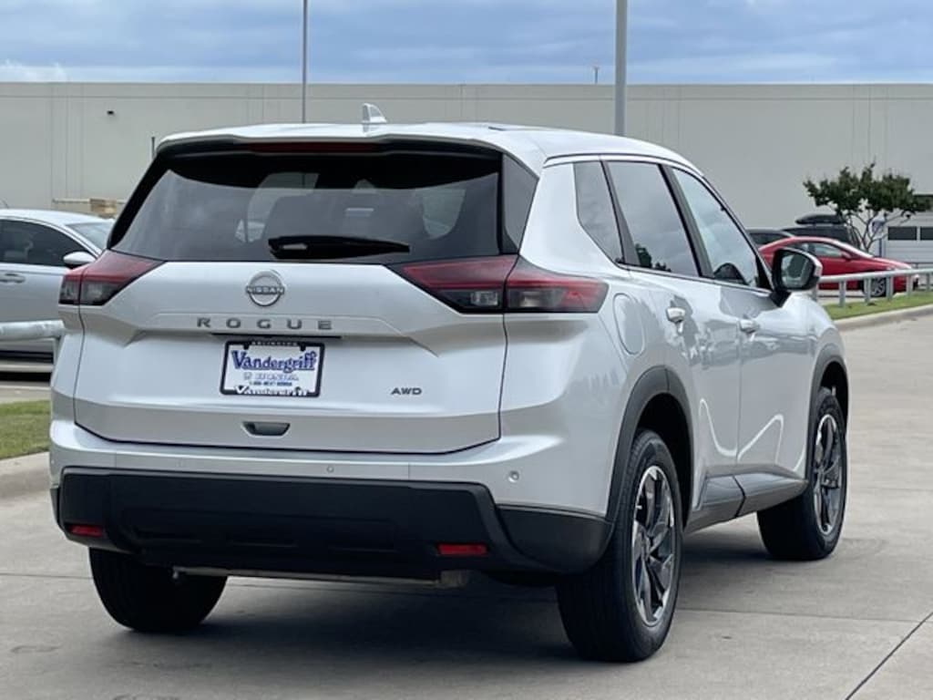 Used 2025 Nissan Rogue SV SUV