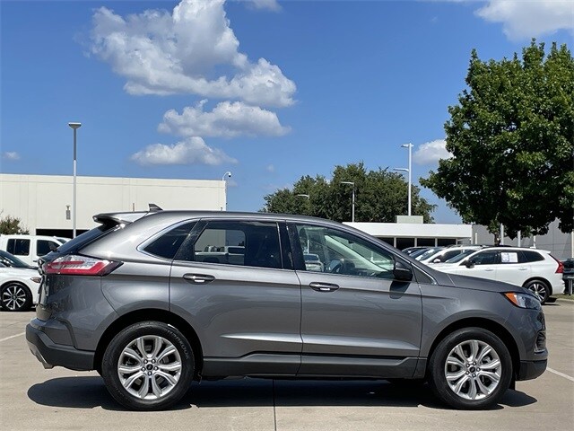 2023 Ford Edge Titanium photo 3