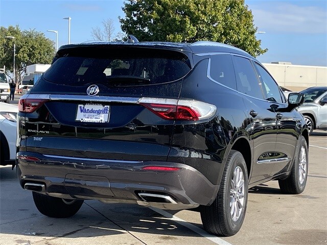 2024 Buick Enclave Essence photo 3