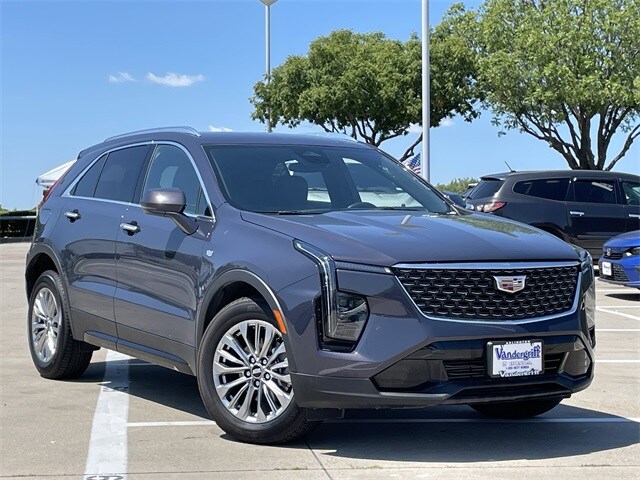 2024 Cadillac XT4 Premium Luxury photo 2