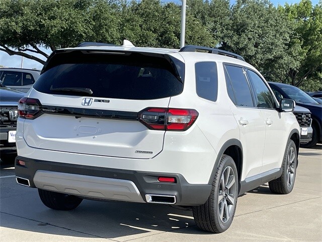 2025 Honda Pilot Touring photo 4