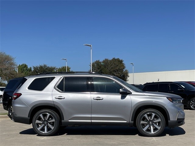 2025 Honda Pilot Touring photo 2