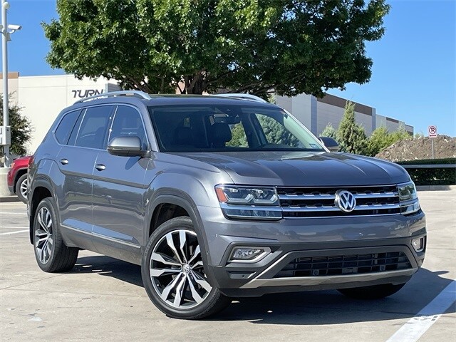 2019 Volkswagen Atlas SEL Premium photo 2