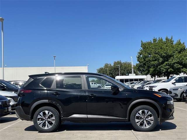 2023 Nissan Rogue SV photo 3