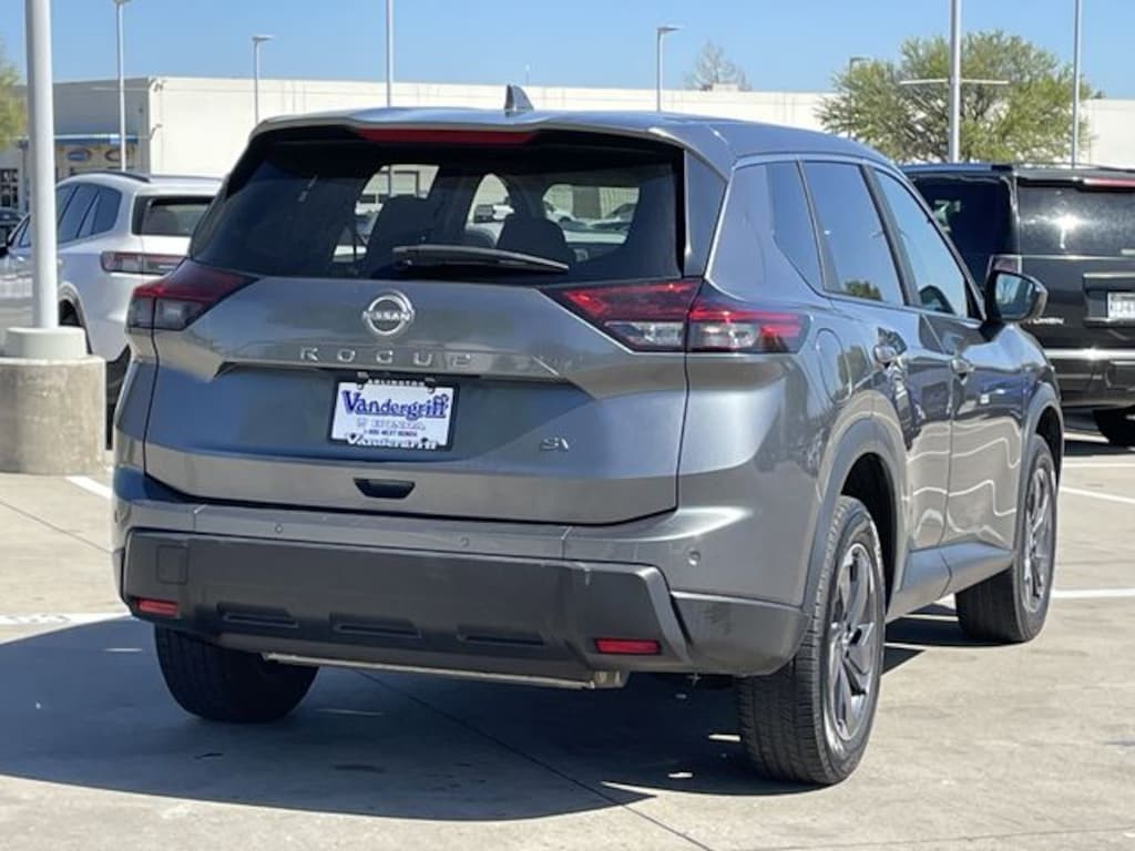 Used 2024 Nissan Rogue SV SUV