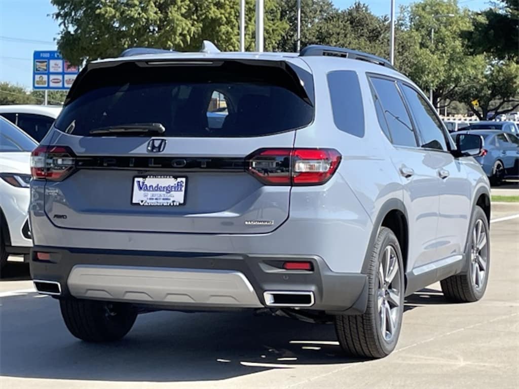 New 2025 Honda Pilot Touring SUV