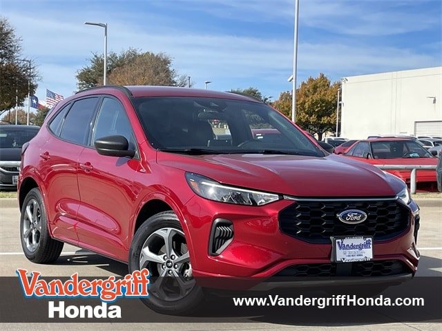 2024 Ford Escape ST-Line's photo