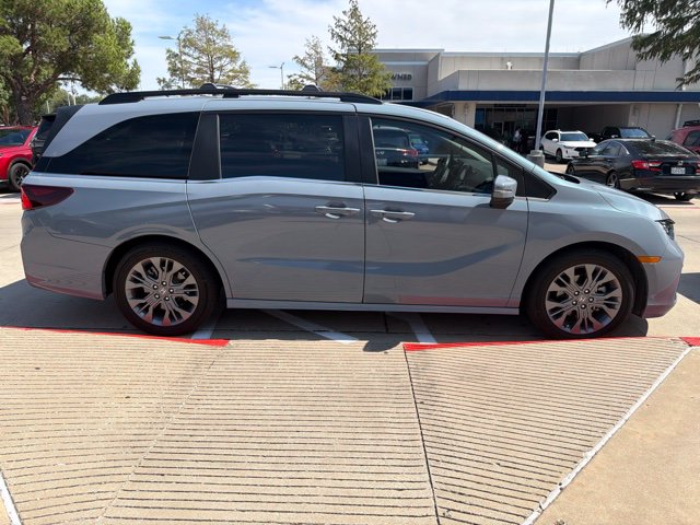 2026 Honda Odyssey Touring - Photo 4