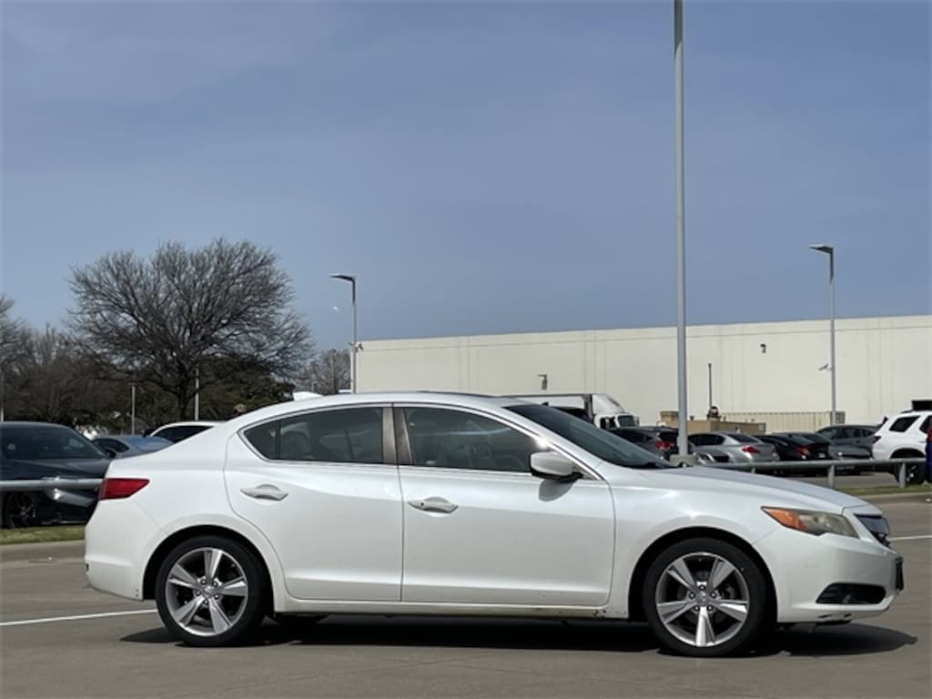 Used 2013 Acura ILX 2.0L Sedan