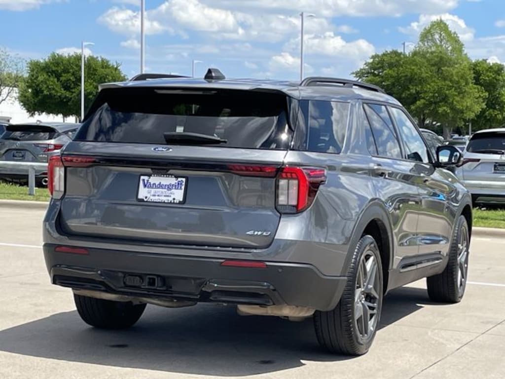 Used 2025 Ford Explorer ST-Line SUV