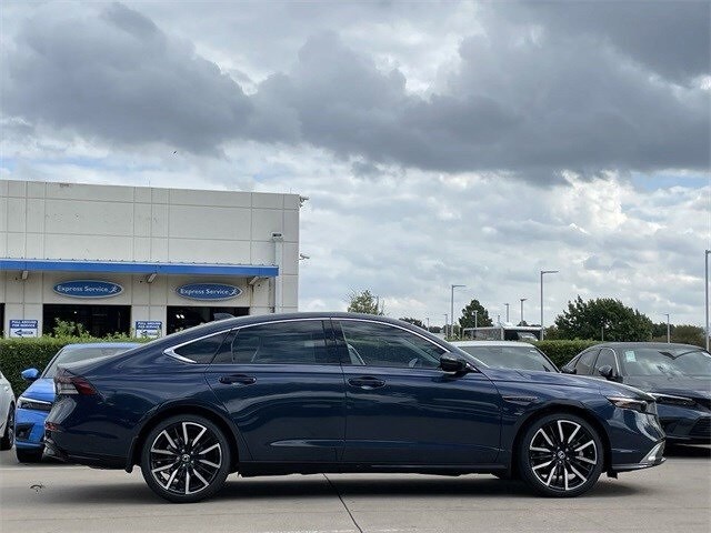 2025 Honda Accord Hybrid Touring photo 3