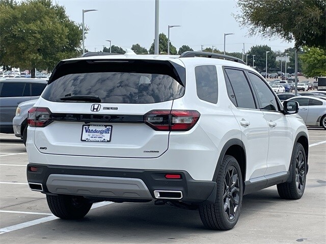 2025 Honda Pilot Touring photo 4