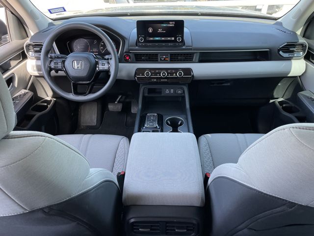 2023 Honda Pilot LX - Photo 9