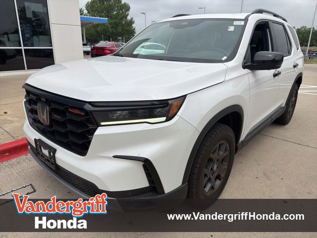 2024 Honda Pilot TrailSport AWD's photo