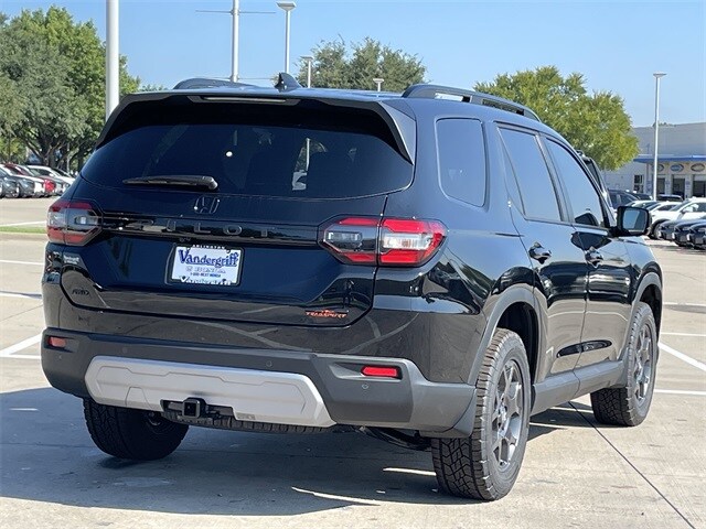 2025 Honda Pilot TrailSport photo 2