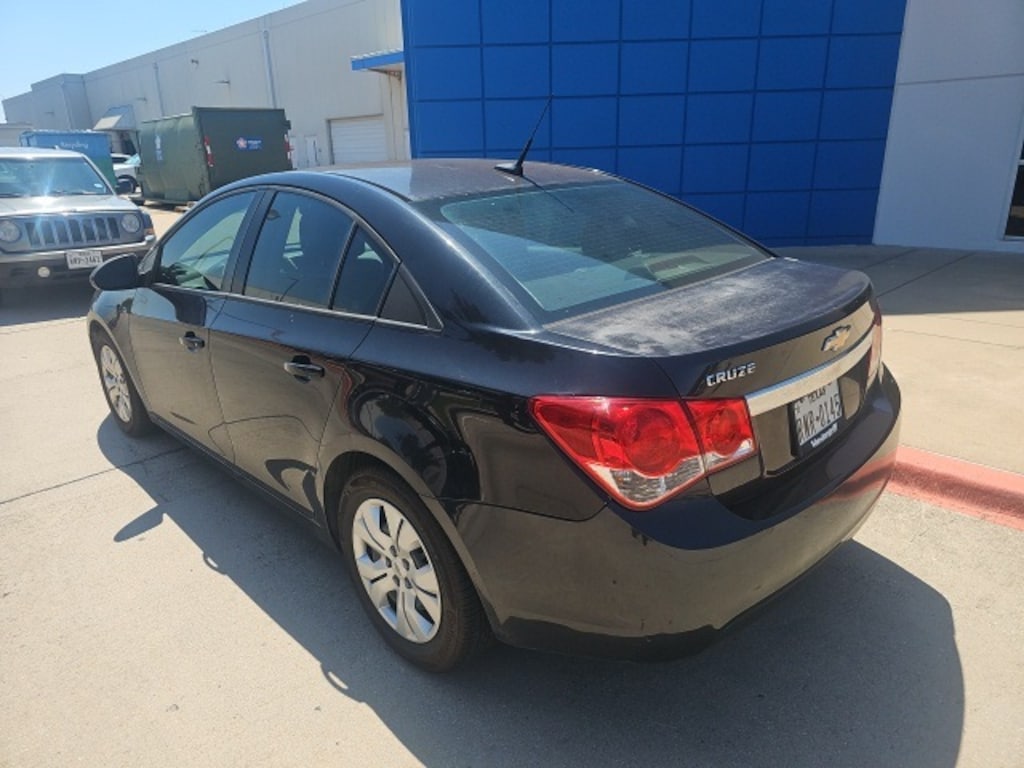 Used 2013 Chevrolet Cruze LS Sedan