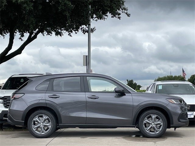 2026 Honda HR-V LX photo 2