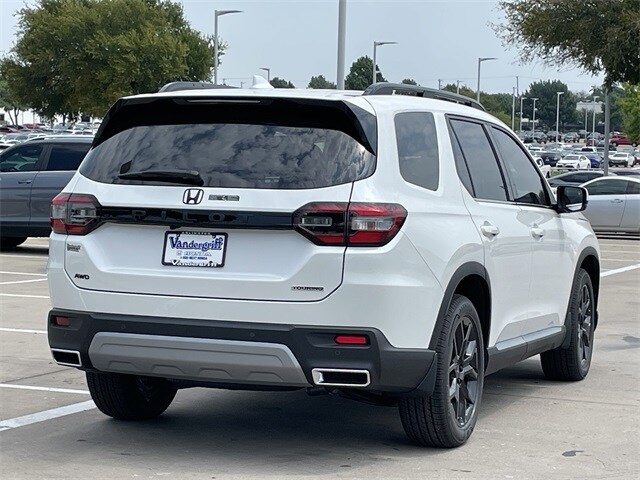 2025 Honda Pilot Touring photo 2